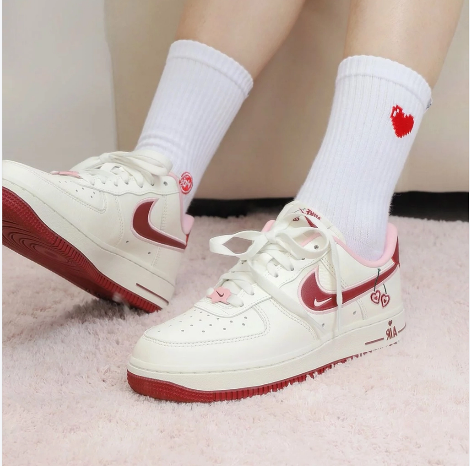 Nike Air Force 1 Low „Valentine‘s Day“ FD4616-161 Damen