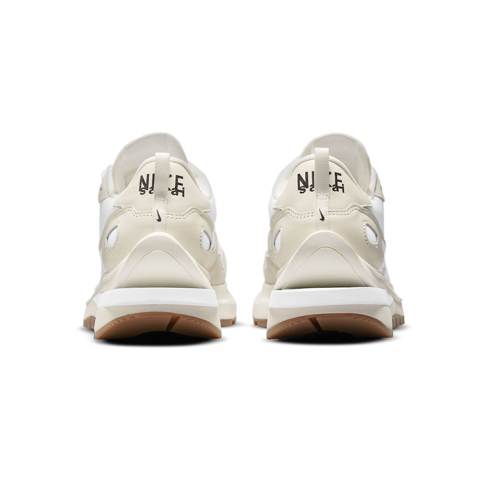 Nike x sacai Vaporwaffle Sail Gum DD1875-100