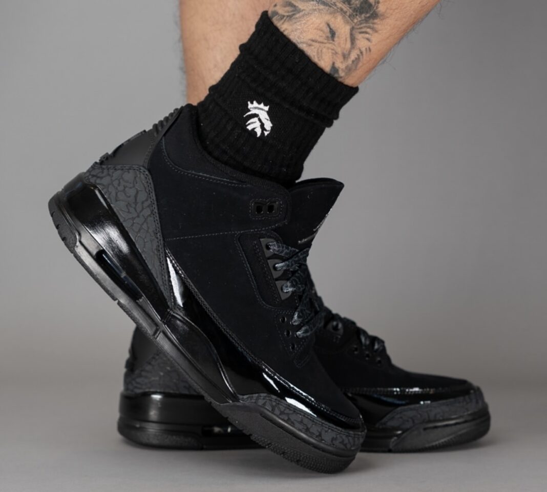 Air Jordan 3 Retro 2025 'Black Cat' CT8532-001