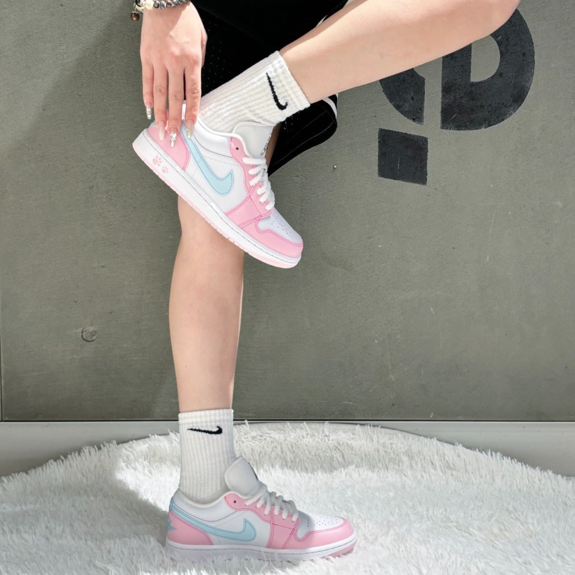 Air Jordan 1 Low SE 'Paw Print' HM3706-141 Women Men