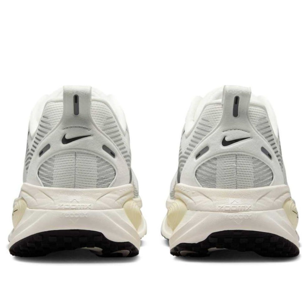 Nike Vomero 18 'Coconut Milk' HM6803-101