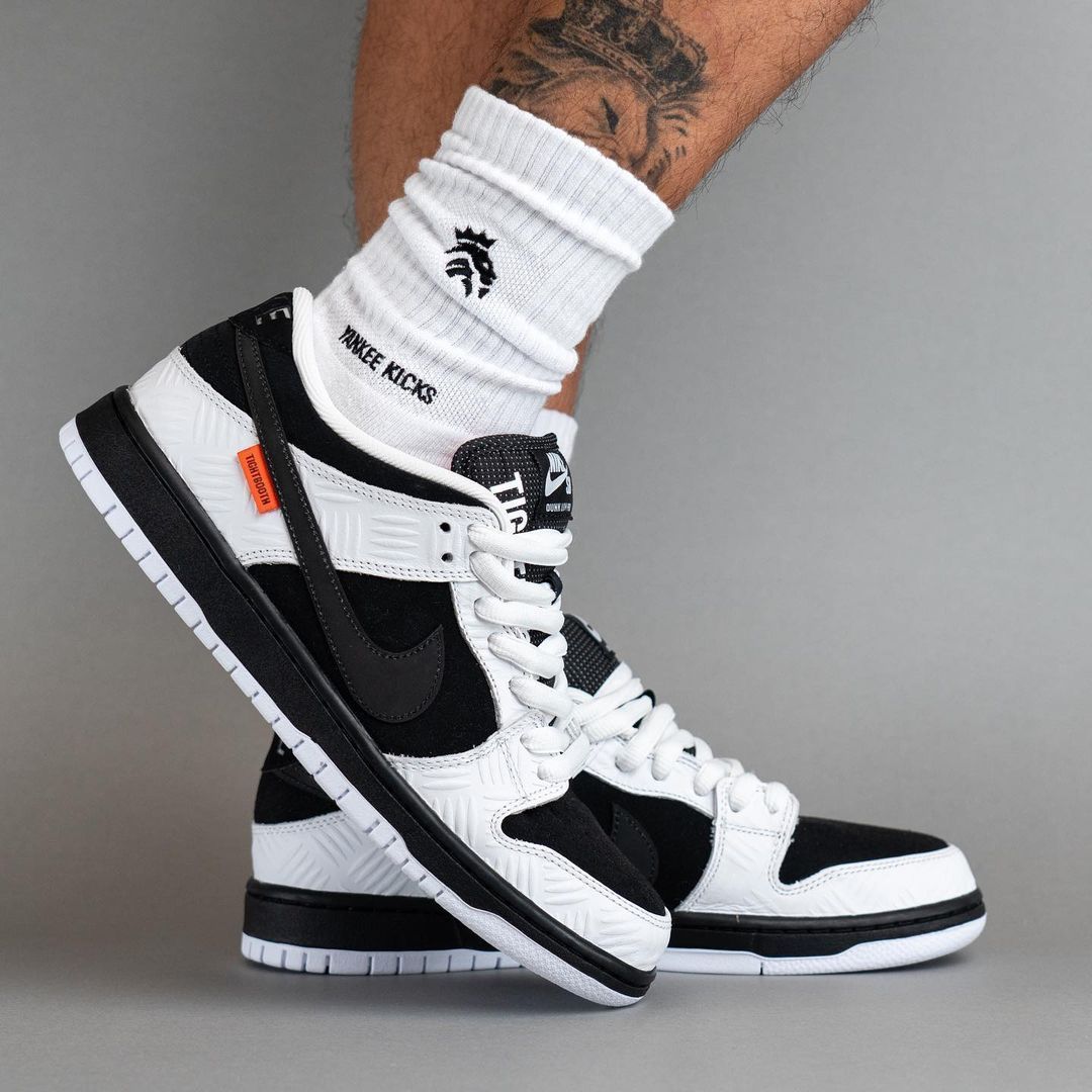 Nike SB Dunk Low x TIGHTBOOTH 'White Black' FD2629-100 Men